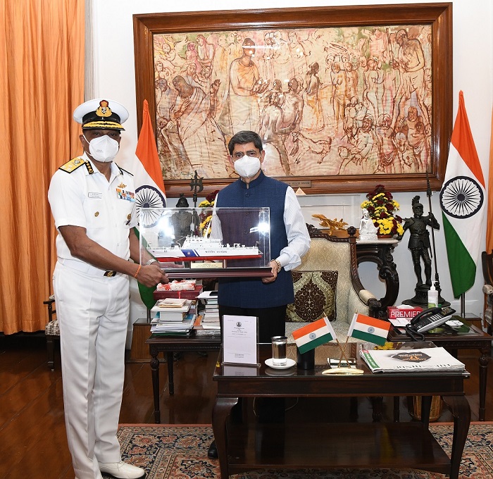 CG chief meets Governor, disucsses maritime security