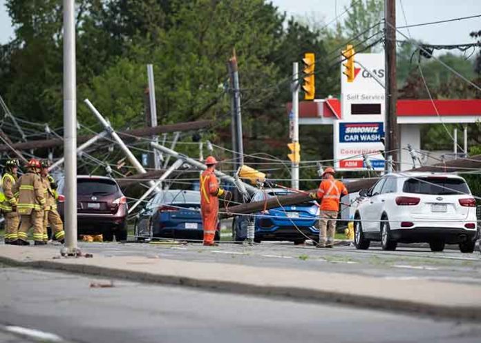 Storm in Canada kills 8