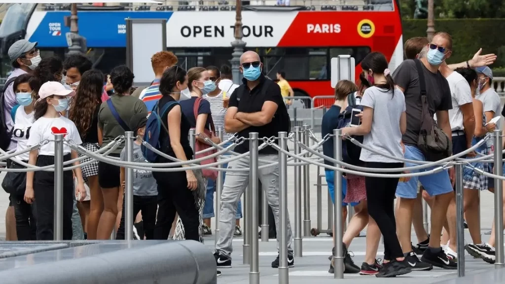 France lifts Covid mask rule on public transport