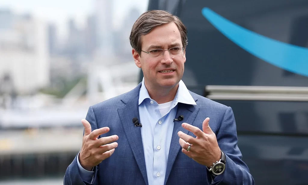 Amazon retail CEO Dave Clark resigns