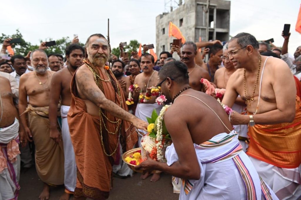 Kanchi seer in Kakinada for Chaturmasya Vrata