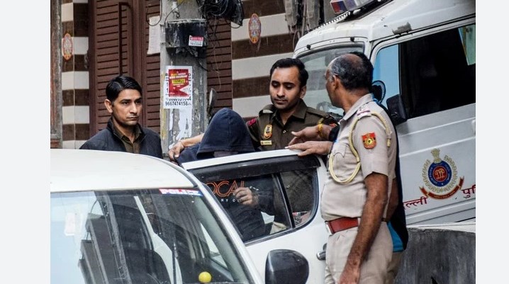 Delhi Police questions 11 people in connection with Shraddha case