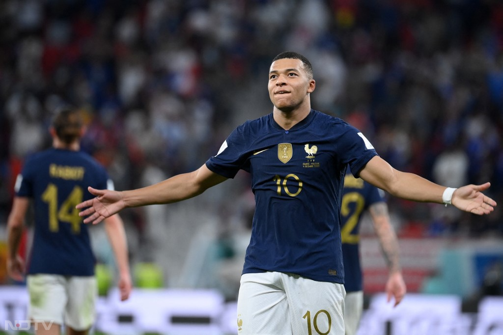 WC: England, France enter quarter-finals