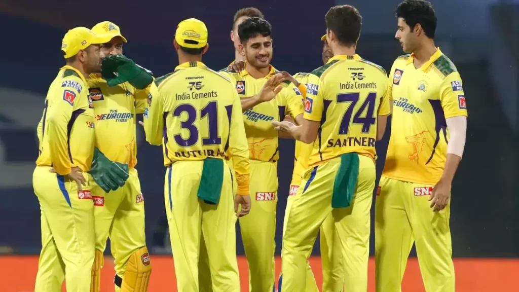 ‘Talks are on with MS Dhoni, hope he will play in league’