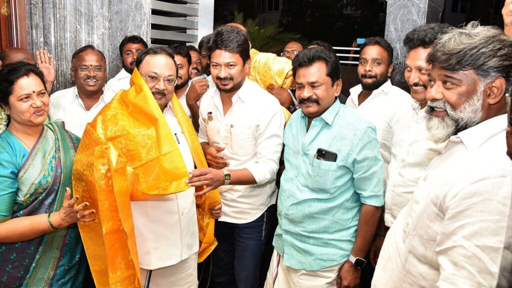 Udhayanidhi Stalin meets MK Alagiri