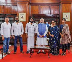 Modi meets Yash, Rishab, former cricketers over dinner in Bengaluru