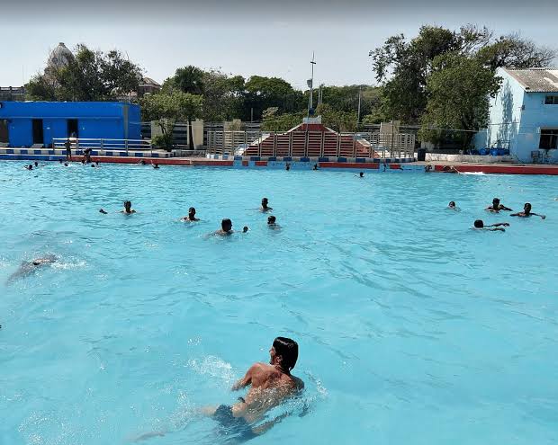 Child drowns in Marina swimming pool