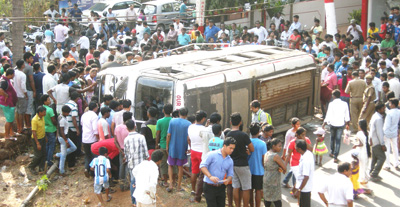 12 injured as bus turns turtle