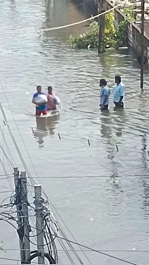 Chennai floods: CM announces Rs 6000 as relief for each family, AIADMK & BJP demand more