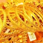 Gold price down by Rs 320 per sovereign