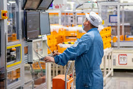 LG Energy begins mass production of batteries at US plant