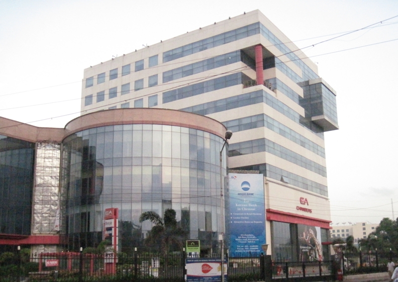 Fire breaks out at Express Avenue mall
