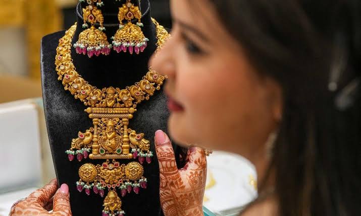 Gold prices likely to rise unpredictably in coming days: Gold Dealers’ Assn