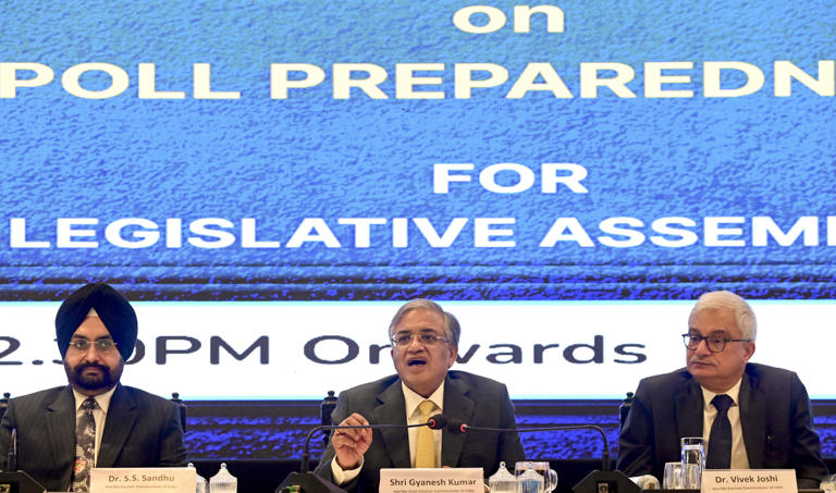 No genuine voter to be axed: CEC on WB polls