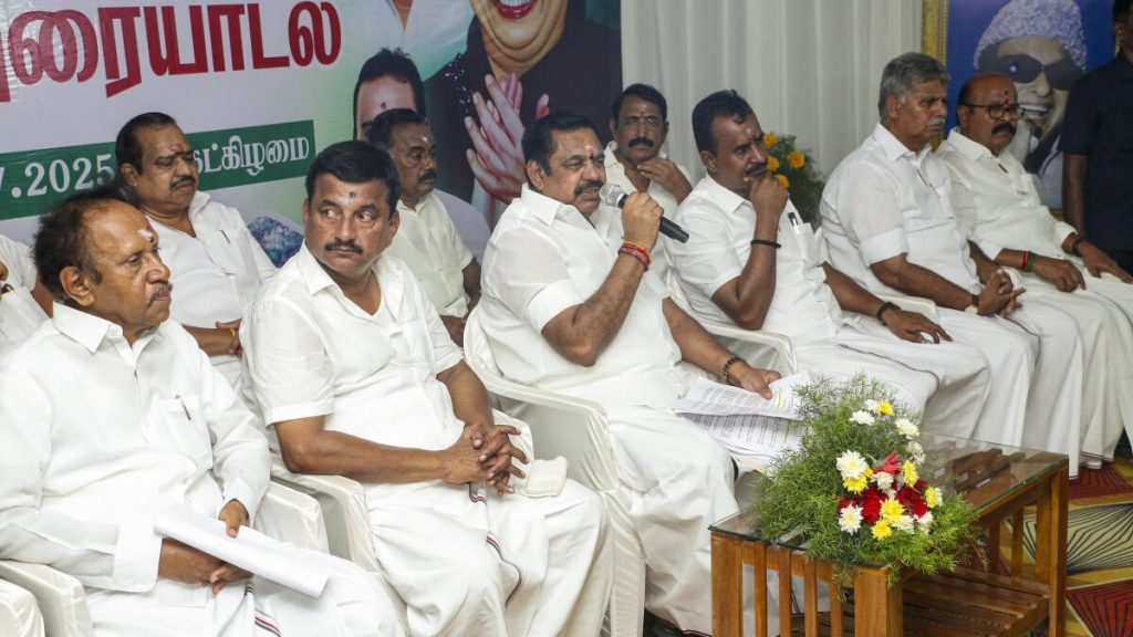AIADMK forms panel for seat-sharing talks