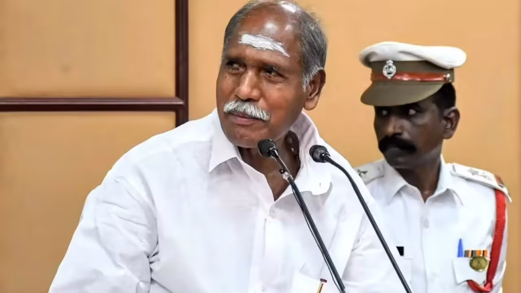 Pondy CM Rangasamy resigns from Thattanchavady