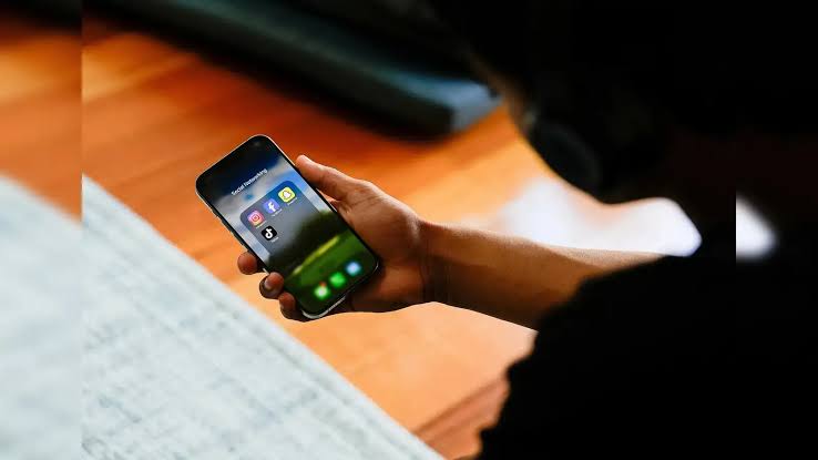 Tamil Nadu Government Services Now Accessible via Mobile Phone