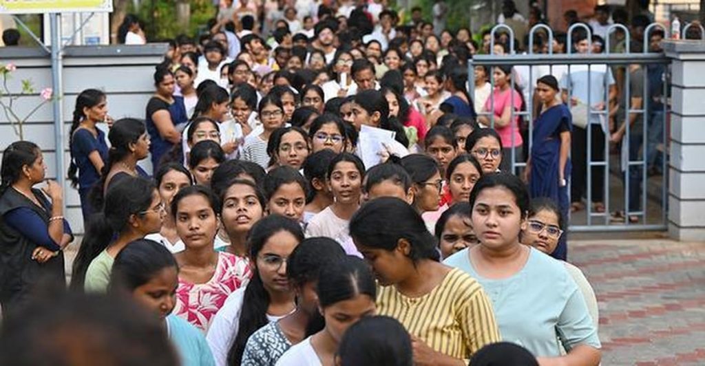 Medical colleges asked not to grant leave to students during NEET-UG re-exam period