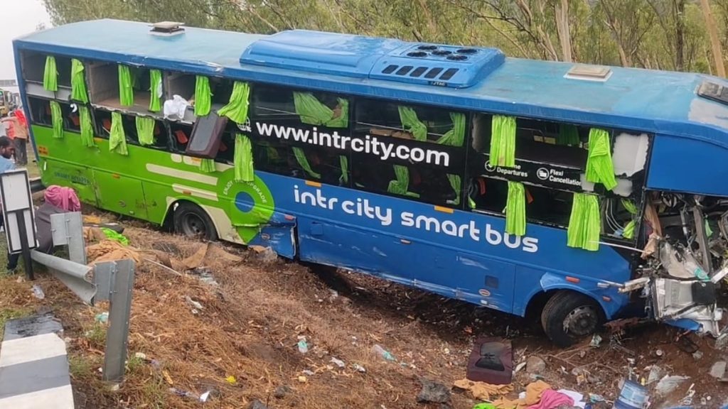 One killed, 18 injured as omni bus overturns near Madurantakam