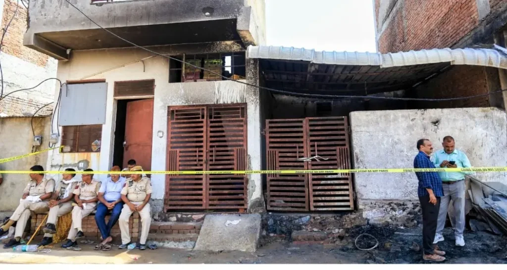 Seven burnt alive in fire at cracker godown in Jaipur