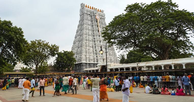 Mobile phones banned inside Tiruchendur temple from July 1