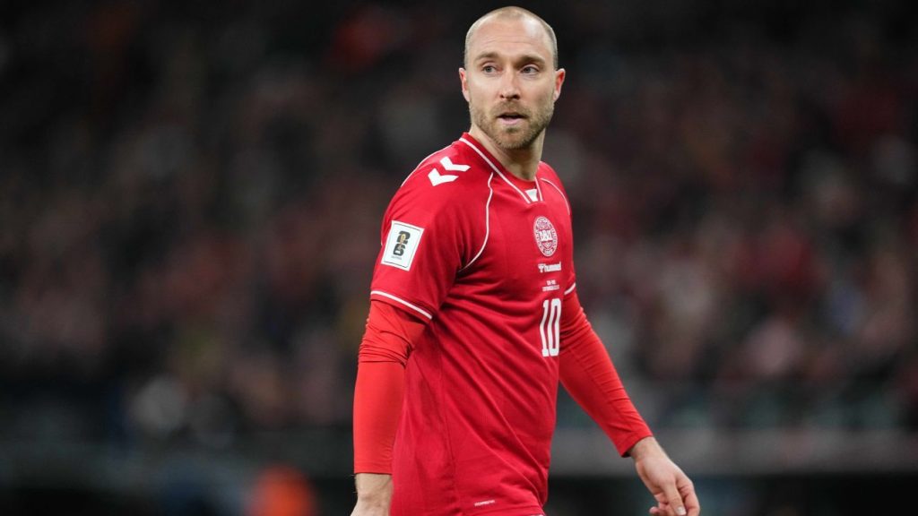 Christian Eriksen collapses during Denmark match