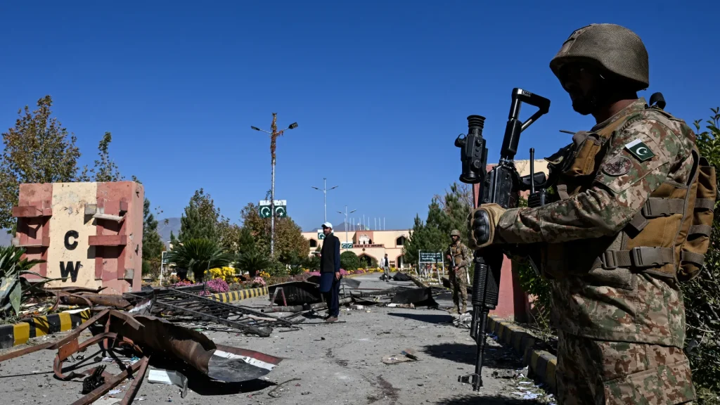 6 security killed in clashes with Taliban in Pak