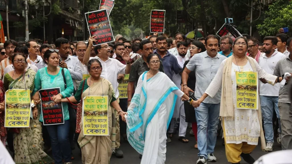 Rebel TMC shifts battle from party to streets