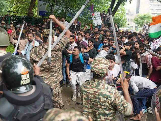 CJP march: Police lathicharge protestors