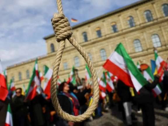 Iran: 2 Islamic state members executed