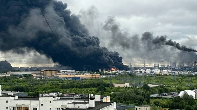 Ukraine fires 400 drones toward Moscow