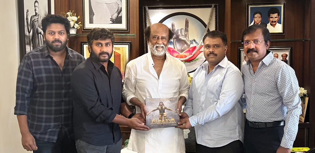 Rajini unveils novel on Dhoni