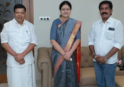 Sasikala, TTV to be back in AIADMK?