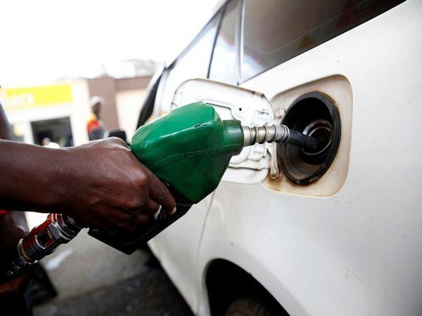 Industry leaders slam Pak govt for fuel prices hike