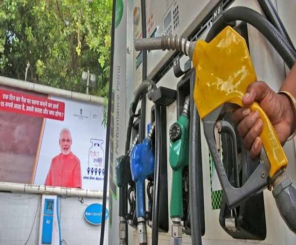 Fuel rates cut, subsidy on gas cylinders announced