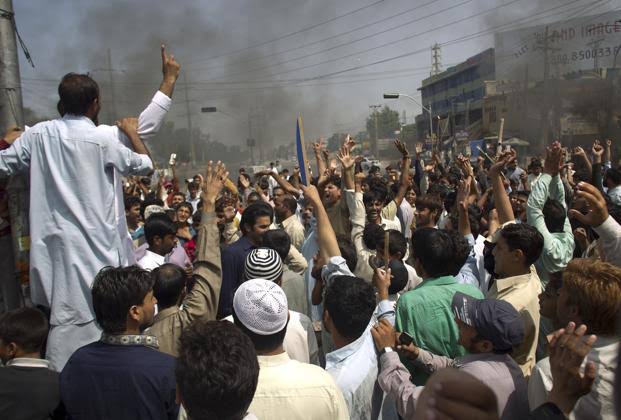 Violence erupts during Pak by-poll