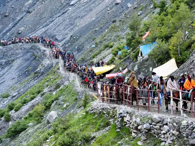 13 killed in cloudburst near Amarnath shrine, 5 rescued