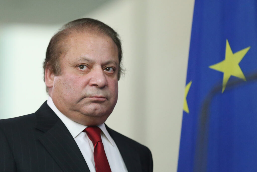 Zardari, Nawaz Sharif disown petrol price hike in Pakistan