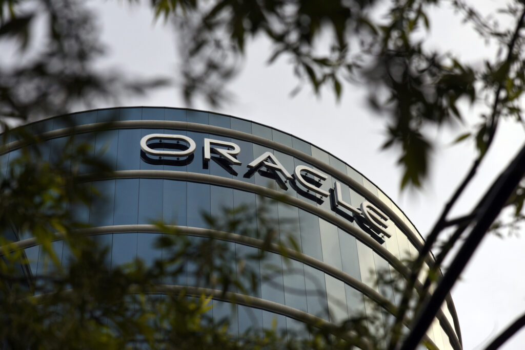 Oracle begins laying off workforce