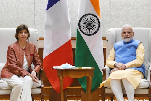 France’s Foreign Minister calls on PM Modi