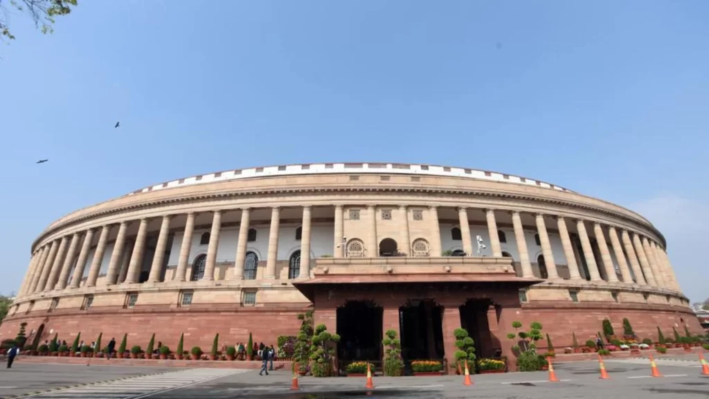 India deported 821 foreigners, granted visas to 2,439 Pak nationals