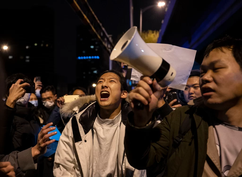Shanghai Disneyland suspends operations