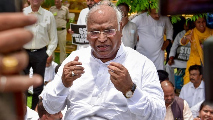 Modi should pull up Gujarat govt on Morbi Tragedy: Cong