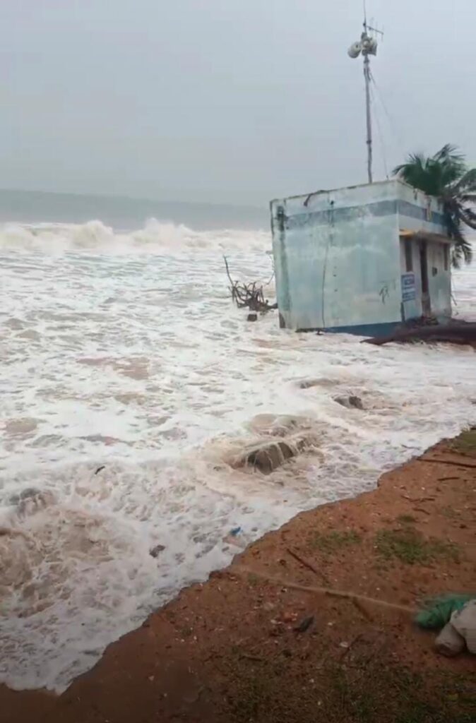 Cyclone Mandous to cross coast tonight, heavy rainfall predicted