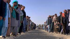 Taliban shuts down main border point with Pak
