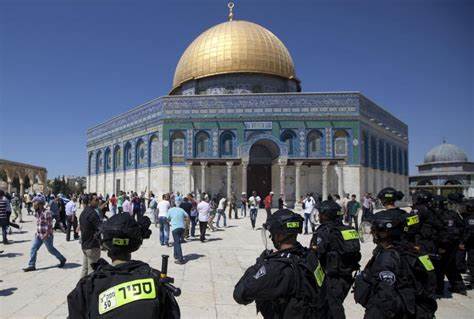Al-Aqsa Mosque witnesses second day of violence