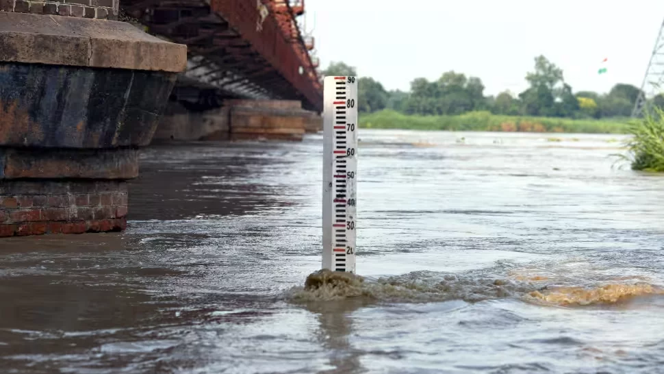 Yamuna breaches danger mark