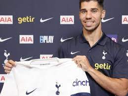 Tottenham sign Manor Solomon
