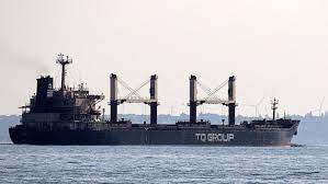 Russia bombards Ukraine ports
