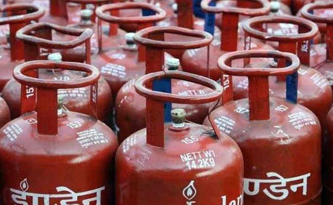 Commercial LPG gas cylinder price hiked by Rs 7